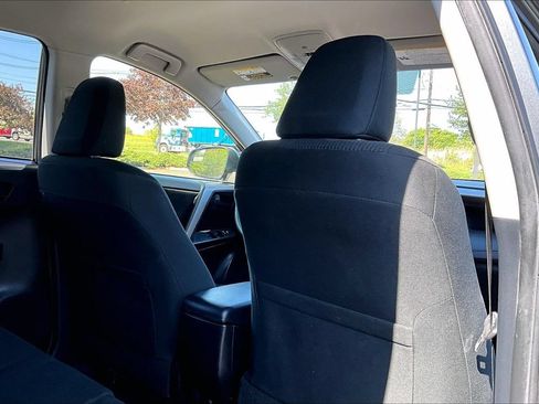 Used 2018 Toyota RAV4 LE w/ All Weather Liner Package AWD/4WD image 15