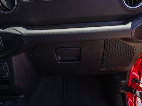 Used 2022 Jeep Wrangler Unlimited Sahara w/ Cold Weather Group image 33