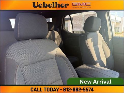 Used 2023 Chevrolet Traverse LT image 4