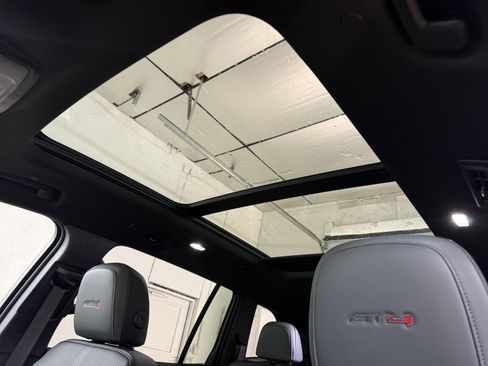 New 2025 GMC Acadia AT4 w/ Luxury Package image 28