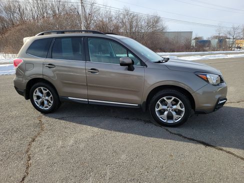 Used 2018 Subaru Forester 2.5i Touring image 3