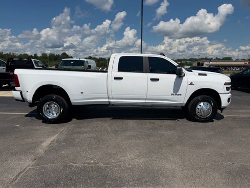 Used 2025 RAM 3500 Big Horn AWD/4WD image 9
