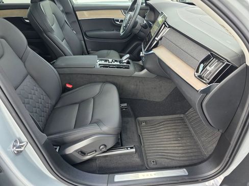 Used 2025 Volvo XC90 B5 Core w/ Protection Package AWD/4WD image 26