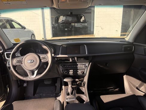 Used 2018 Kia Optima S image 7
