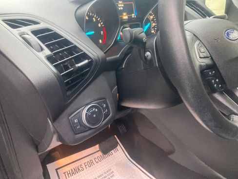 Used 2019 Ford Escape SEL image 17