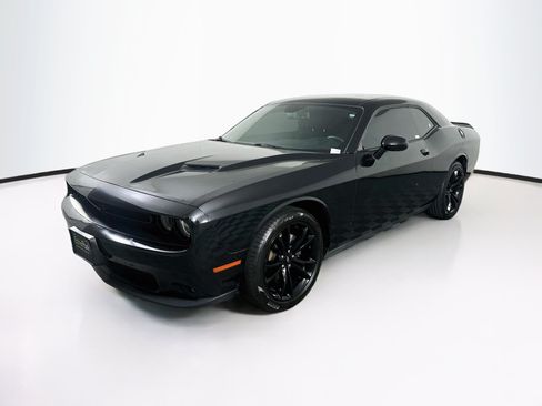 Used 2018 Dodge Challenger SXT w/ Blacktop Package RWD image 3