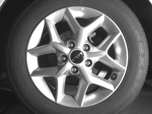Used 2025 Kia Soul LX w/ LX Technology Package FWD image 19