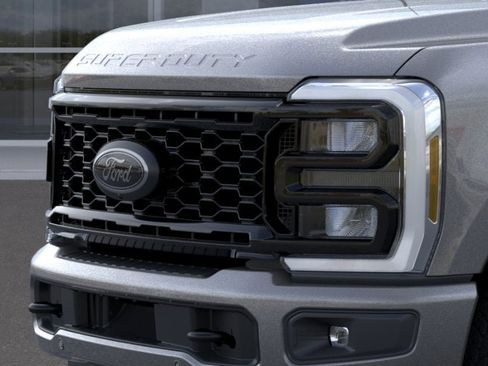 New 2026 Ford F250 Lariat w/ Black Appearance Package AWD/4WD image 17