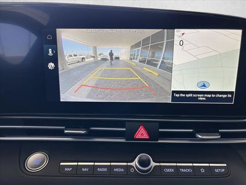 Used 2025 Hyundai Elantra SEL FWD image 15