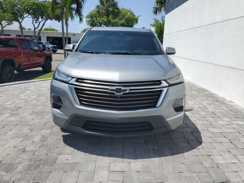 Used 2023 Chevrolet Traverse High Country FWD image 2