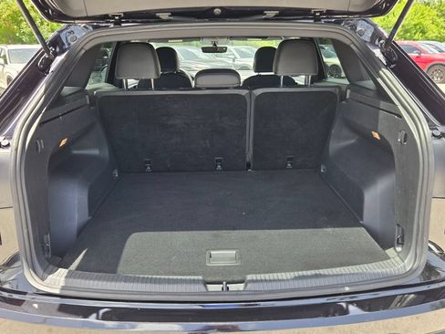 Certified 2022 Volkswagen Atlas Cross Sport SE w/ Black Wheel Package FWD image 13