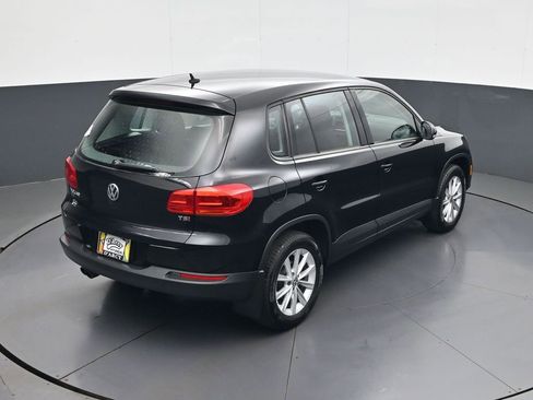 Used 2017 Volkswagen Tiguan Limited w/ Alloy Wheels Package image 17