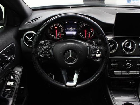 Used 2019 Mercedes-Benz GLA 250 image 11