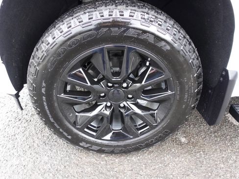 Used 2023 Chevrolet Silverado 1500 Custom image 52