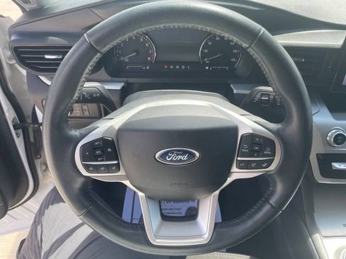 Used 2022 Ford Explorer XLT w/ Class IV Trailer Tow Package AWD/4WD image 13