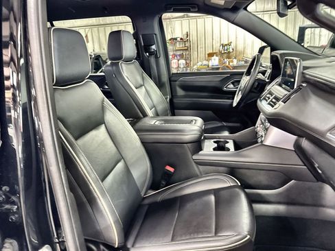 Used 2024 GMC Yukon XL SLT image 32