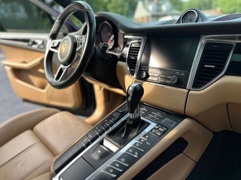 Used 2018 Porsche Macan Sport Edition image 26