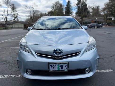 Used 2012 Toyota Prius V Five image 2