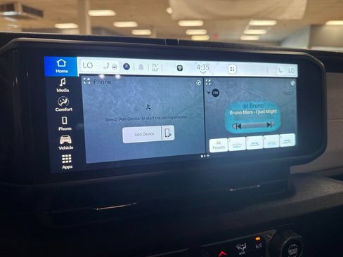 Used 2024 Jeep Gladiator Sport AWD/4WD image 5