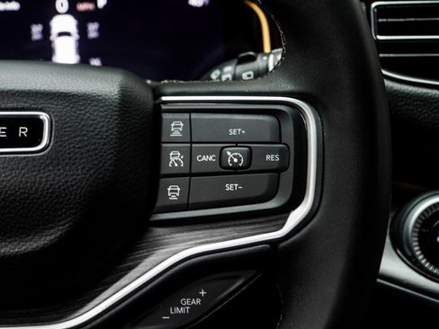 Used 2024 Jeep Wagoneer L Series II w/ Flexible Seating Group image 26