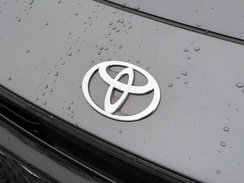 Used 2024 Toyota Crown Limited w/ Advanced Technology Package image 32