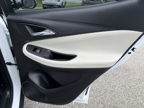 Used 2022 Buick Encore GX Select FWD image 31