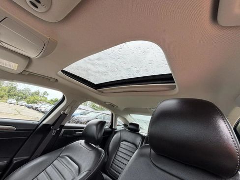 Used 2014 Ford Fusion SE w/ Equipment Group 202A FWD image 23