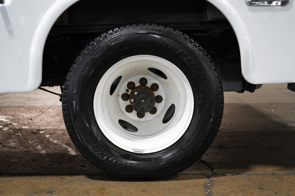 Used 2024 Ford E-350 and Econoline 350 Super Duty w/ Power Windows & Locks Group RWD image 28