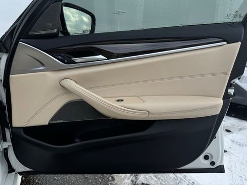 Used 2021 BMW 540i xDrive w/ M Sport Package image 14