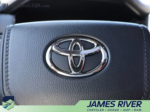 Used 2023 Toyota Tundra Platinum AWD/4WD image 27