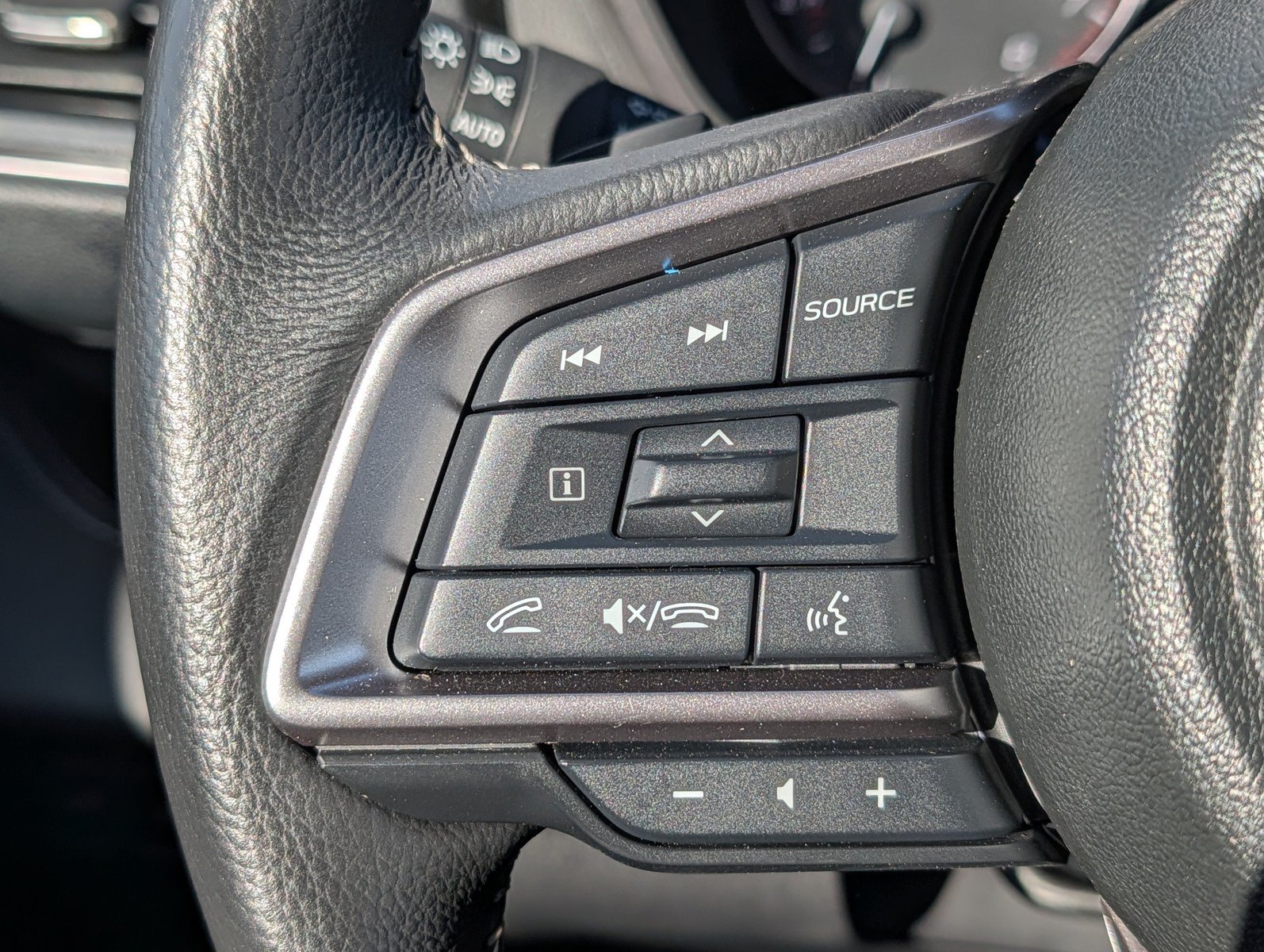 Used 2024 Subaru Ascent Limited w/ Technology Package AWD/4WD image 29
