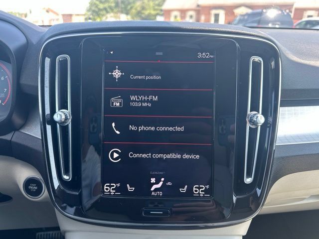 Used 2022 Volvo XC40 T4 Momentum FWD image 31
