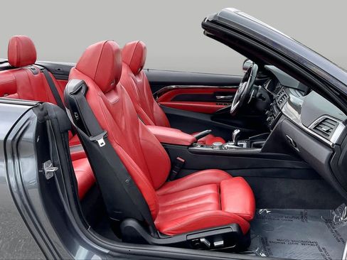 Used 2016 BMW M4 Convertible RWD image 8