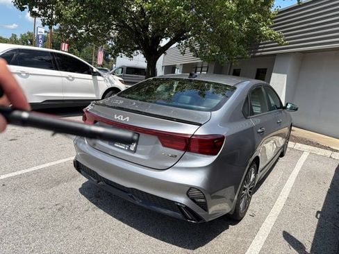Used 2023 Kia Forte GT-Line w/ GT-Line Technology Package FWD image 5