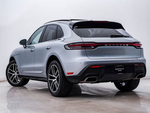 Certified 2025 Porsche Macan image 3