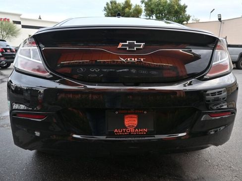 Used 2018 Chevrolet Volt LT w/ Comfort Package image 10