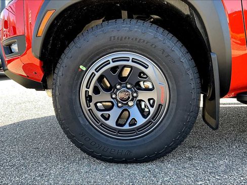 New 2025 Nissan Frontier PRO-4X image 8