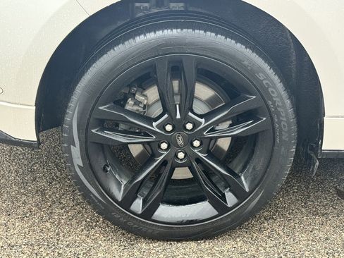 Used 2019 Ford Edge ST w/ Equipment Group 401A image 8