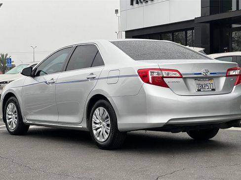 Used 2013 Toyota Camry LE image 8