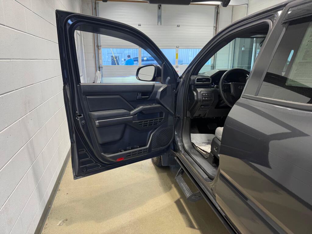 Certified 2025 Toyota Tacoma SR5 AWD/4WD image 20