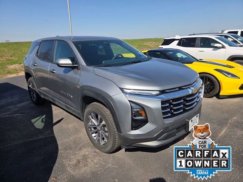 Used 2026 Chevrolet Equinox LT w/ Convenience Package II AWD/4WD image 2