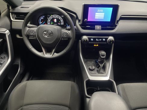 Used 2025 Toyota RAV4 SE image 30