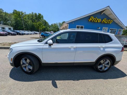 Used 2021 Volkswagen Tiguan SEL AWD/4WD image 3