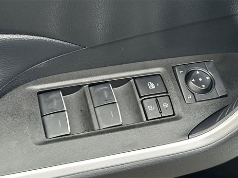 Used 2025 Toyota RAV4 XLE image 12