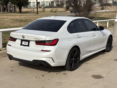 Used 2021 BMW 330e w/ M Sport Package image 4