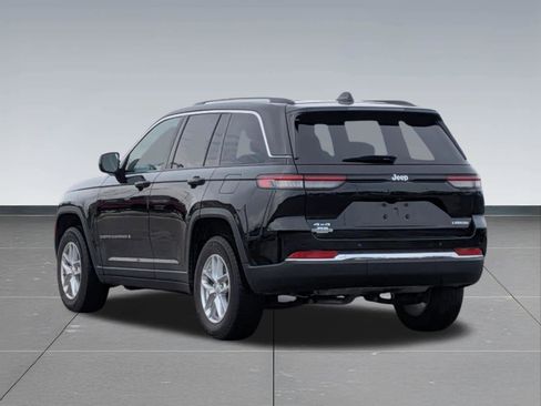 Used 2023 Jeep Grand Cherokee Laredo AWD/4WD image 4