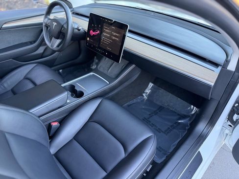 Used 2023 Tesla Model 3 Standard Range image 30
