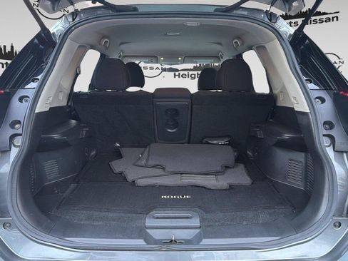 Used 2018 Nissan Rogue SV AWD/4WD image 26
