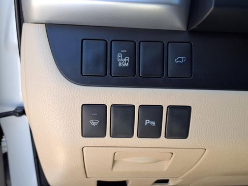 Used 2016 Toyota Highlander Limited FWD image 24