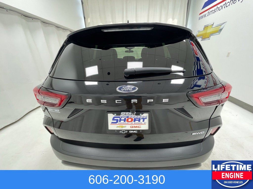 Used 2025 Ford Escape ST-Line AWD/4WD image 8